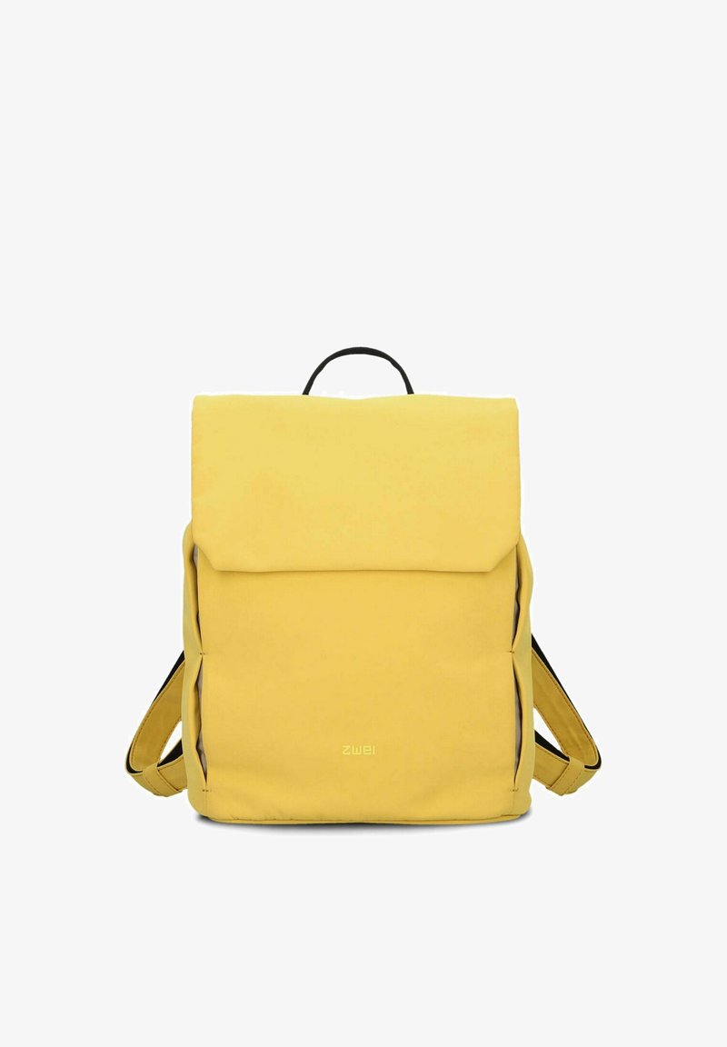 Sac à dos rectangulaire jaune avec fermeture à rabat, bretelles réglables et poignée supérieure, montré de face sur fond blanc.