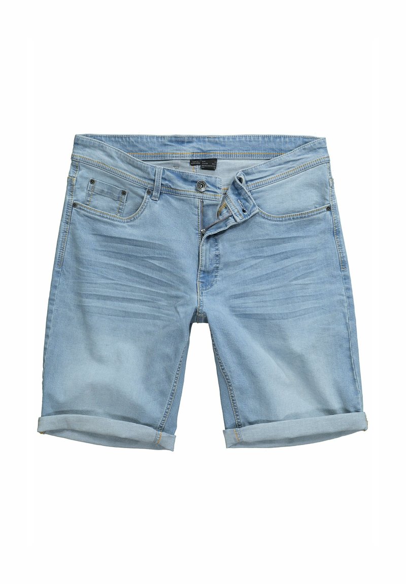 Shorts en denim bleu clair avec un ourlet retroussé, cinq poches et une fermeture à boutons sur le devant. Présente des détails subtils d'estompage et de plis naturels.