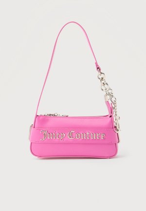 Lille lys pink Juicy Couture håndtaske med sølvkædedetalje og logotekst på forsiden, enkelt smalt skulderrem.