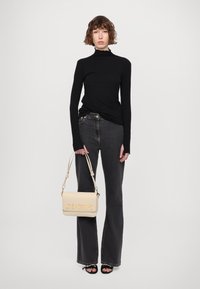 Love Moschino BOLD LOVE - Borsa a tracolla - avorio