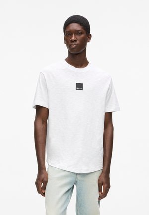 CURVED HEM - Základné tričko - white