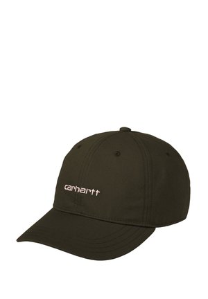 Gorra de béisbol color verde oliva hecha de tejido resistente. Presenta un visera curva y un logo bordado en rosa de "carhartt" en la parte frontal.
