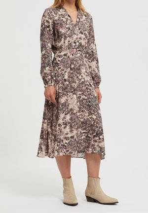 ARMEDANGELS Robe de jour - pink