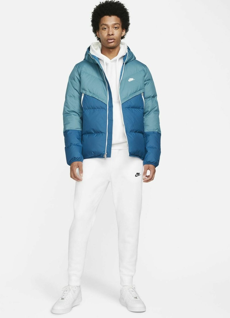 nike sportswear storm fit windrunner zalando