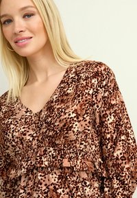 Next MATERNITY - Vestito lungo - animal print
