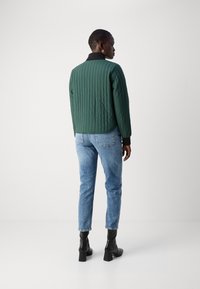 Scotch & Soda REVERSIBLE QUILTED - Bomber jakna - amsterdam green