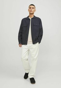 Jack & Jones Leichte Jacke - black