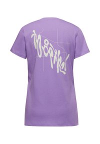 Maglietta di cotone lavanda a maniche corte, con un design astratto bianco sul retro e un collo a giro. Tessuto liscio, vestibilità casual.