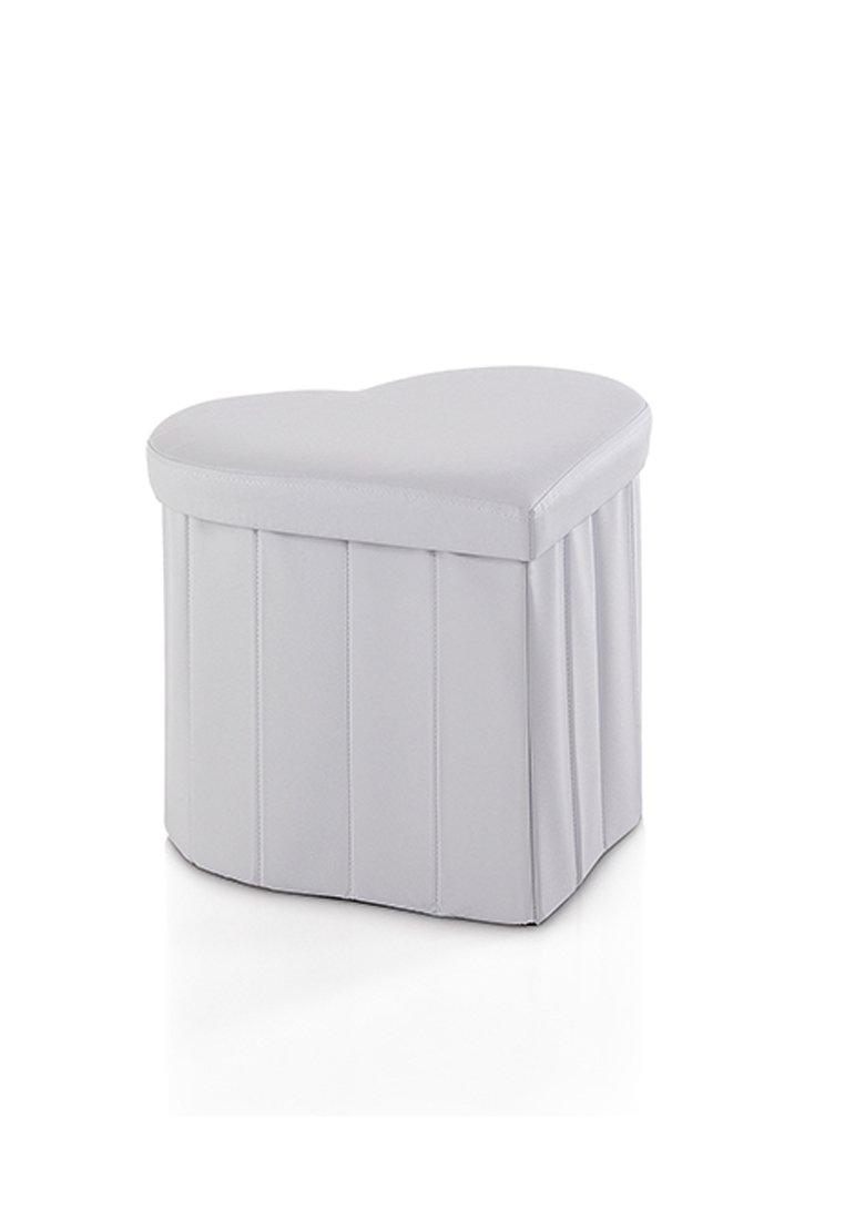 Ottomán en forma de corazón en suave cuero sintético blanco con pliegues verticales en los lados. Superficie lisa y parte superior acolchada para mayor comodidad.