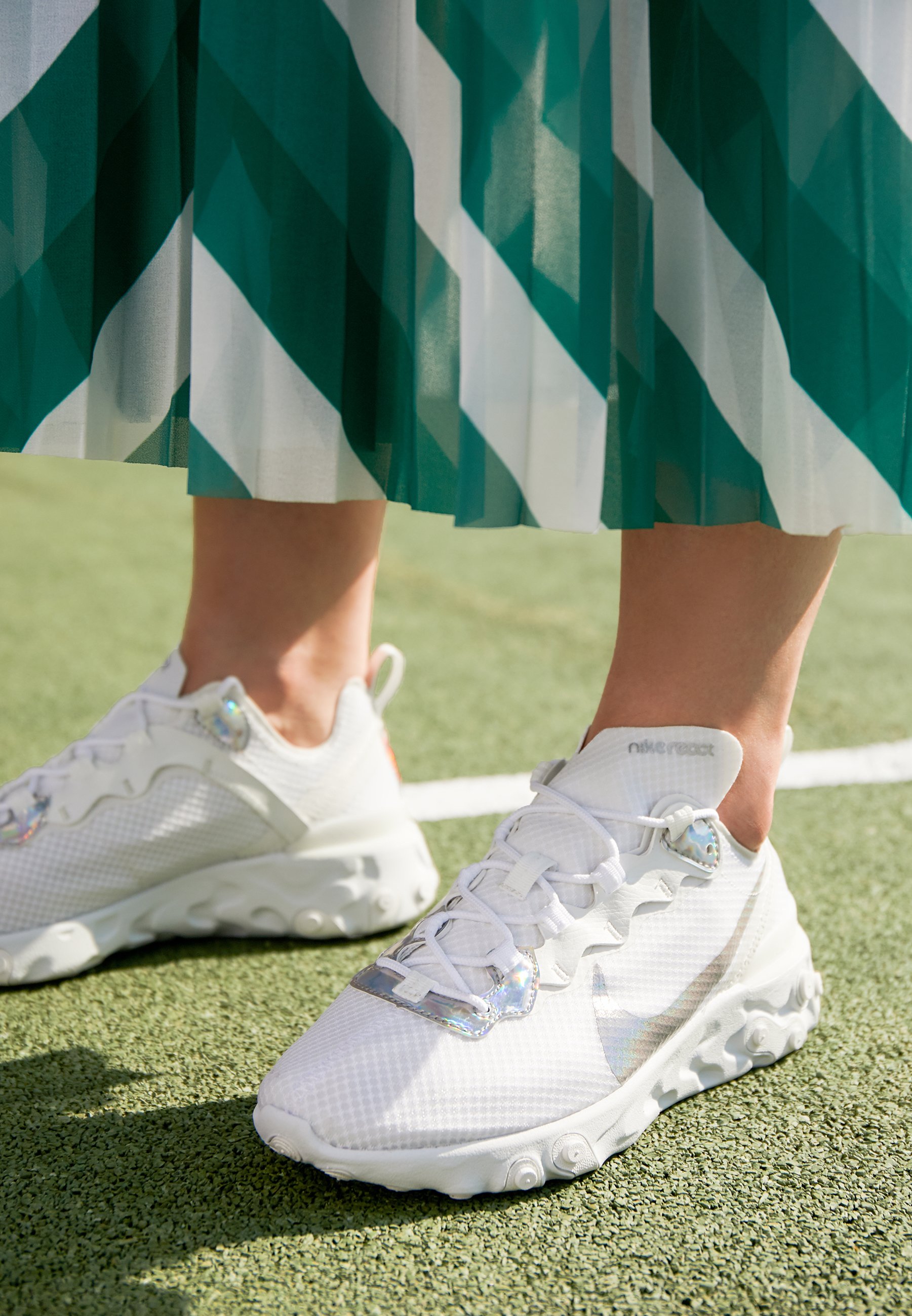 nike element react 55 summit white metallic silver