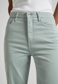 Pepe Jeans TRIXIE - Džínsy bootcut - hydro green