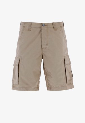 Short cargo beige avec fermeture par bouton, passants pour ceinture, poches côté couture et poches à rabat sur les deux cuisses sur fond blanc.