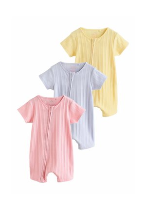 Trois grenouillères pour bébé à manches courtes côtelées, en rose, bleu clair et jaune, chacune avec une fermeture éclair à l'avant.