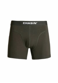 Moški boksarji v temno zeleni tkanini z širokim črnim pasom z označbo "CHASIN'". Imajo gladko teksturo in oblikovalen dizajn.