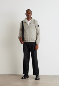 Calvin Klein Jeans PADDED HARRINGTON - Giacca da mezza stagione - flint gray