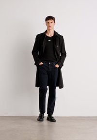 HUGO JONAH - Ravne kavbojke - dark blue