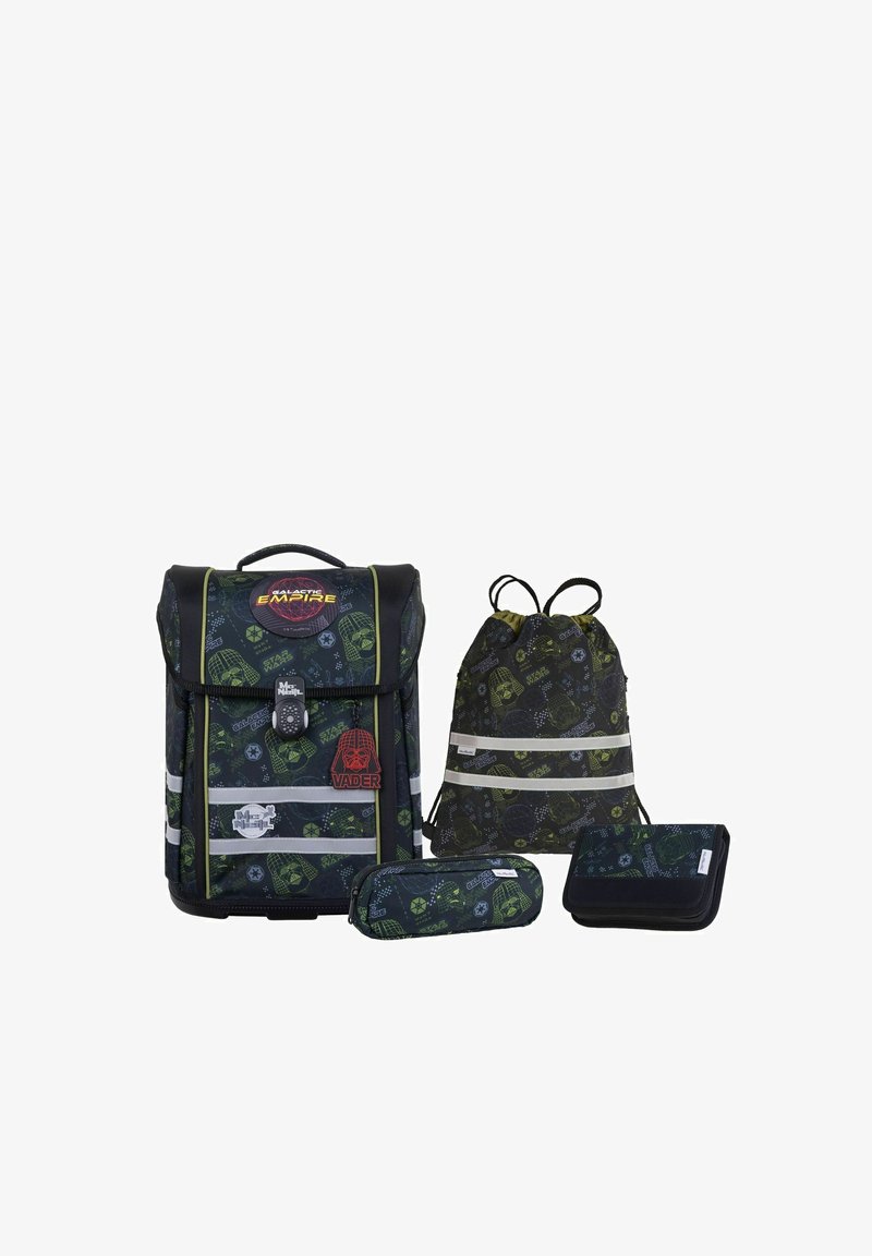 Rucksackset mit schwarzen und grünen galaktischen Mustern. Enthält einen Hauptrucksack, eine Zugtasche, eine Federmappe und eine Geldbörse. Mit reflektierenden Akzenten.