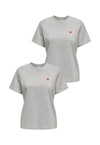 Graue Baumwoll-T-Shirts mit rundem Ausschnitt und kurzen Ärmeln. Ein kleines rotes Herz-Grafik ist auf der linken Brustseite positioniert.
