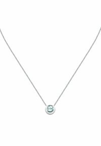Collana in argento con ciondolo a gemma rotondo di un blu chiaro, trasparente e lucidato con una montatura liscia e arrotondata.