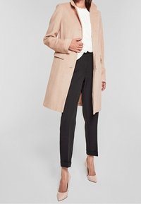 s.Oliver BLACK LABEL Abrigo clásico - beige