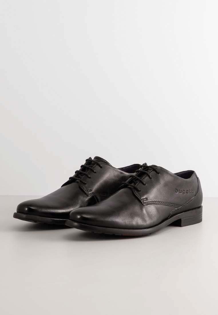 Schwarze Lederschuhe mit glatter Textur, runder Zehenform, Schnürsenkeln, gesteppten Details und einem kleinen, geprägten Logo an der Seite.
