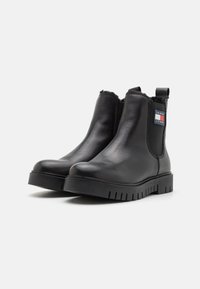 Tommy Jeans CHELSEA BOOT - Botines con plataforma - black