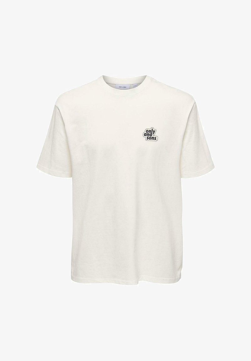 Camiseta de algodón blanca con mangas cortas y un escote redondo. Presenta un pequeño logotipo gráfico negro en el área del pecho izquierdo.