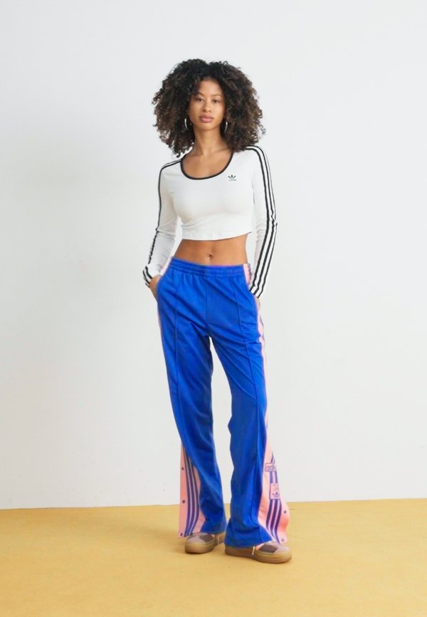 ADICOLOR 3-STRIPES LONG SLEEVE CROP LONG-SLEEVE - Long sleeved top2