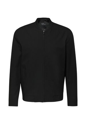 Czarna kurtka bomberka z suwakiem z przodu, prążkowanym kołnierzem, mankietami i pasem oraz dwoma bocznymi kieszeniami.