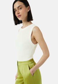 comma   SLIM FIT biały