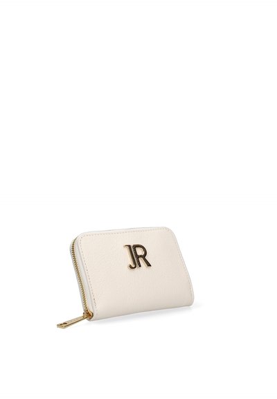 Portefeuille compact en cuir blanc cassé avec une fermeture éclair dorée et le logo "JR" en relief doré sur le devant, posé sur un fond blanc.