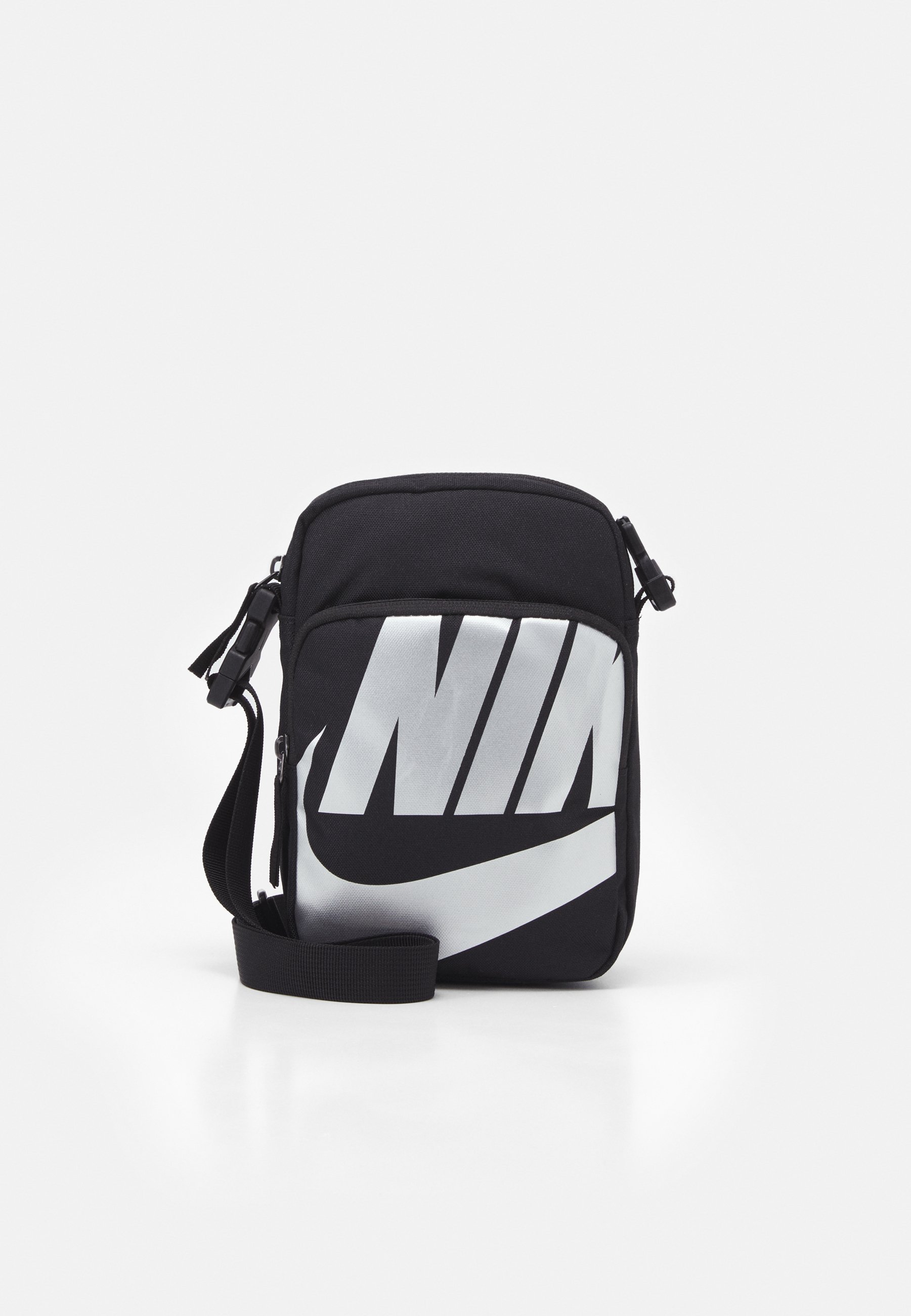 nike sportswear heritage metallic