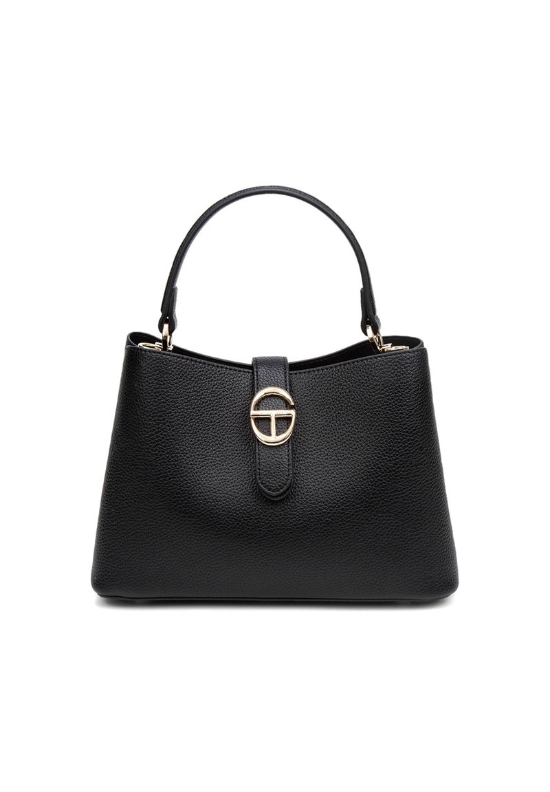 Sac à main en cuir noir avec une finition texturée, une forme structurée, une poignée courte et un accent de quincaillerie circulaire dorée à l'avant.