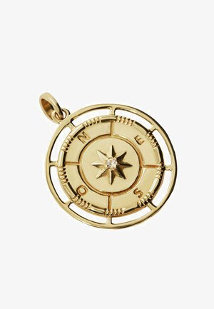 Bodysuit gris de manga larga y ajuste ceñido, acompañado de un delicado collar de oro con un diseño circular.