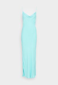 Um vestido até ao chão em tecido azul claro, com alças finas e um decote drapeado. O design apresenta uma abertura lateral para maior movimento.