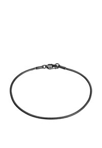 Sorte metalarmbånd med en fint vævet tekstur, justerbar længde og en sikker lås. Enkelt og minimalistisk design.