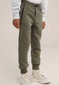 WE Fashion Träningsbyxor - green