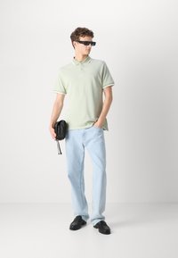 Barbour BARNARD  - Polo - vintage green