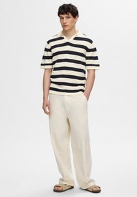 Selected Homme SLHNIK RELAXED OPEN - Pólóing - egret/sky captain