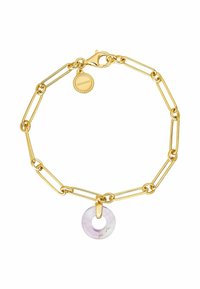 Pulsera de cadena de oro con eslabones alargados y un colgante redondo de lavanda. Incluye un cierre tipo langosta y una pequeña etiqueta de la marca.