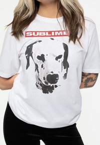 Paradiso Clothing SUBLIME DOG LOGO UNISEX - Print T-shirt - white
