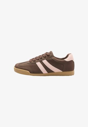 Friends Like These, WIDE FIT - LACE-UP RETRO GUMSOLE SPORTS TRAINERS - Trainers - chocolate brown