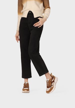 Queen Helena, X35-47 - Sneakers basse - cammello