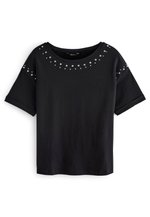7252 Black Neck Detailed T-Shirt