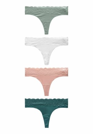 Quattro perizomi con pizzo in verde, bianco, rosa e verde scuro; tessuto morbido con una texture liscia e dettagli in pizzo scallopato sulla vita.