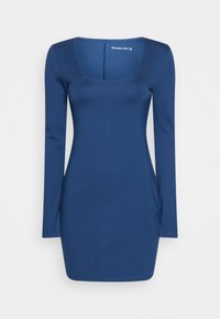 Επιλέχθηκε, estate blue