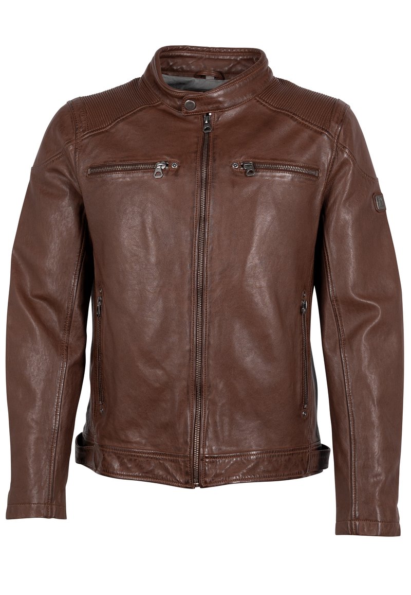 Braune Lederjacke mit hohem Kragen, gerippten Schulterdetails, zwei Reißverschluss-Brusttaschen und glatter, glänzender Textur.