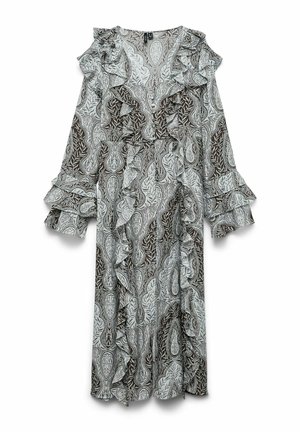 Robe longue avec détails à volants, présentant un motif complexe de feuilles paisley marron et blanc et des manches évasées sur un fond blanc.