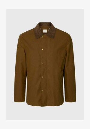 Brun herrejakke med kordfløyelskrage og front med trykknapper på lys grå bakgrunn.