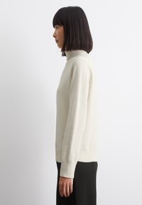 Marc O'Polo DENIM ROLLNECK - Džemper - chalky sand